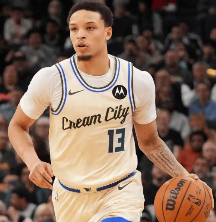 开云网页版登录入口-太狠了！孟菲斯灰熊围绕荷甲队长鼓劲字母哥在塞尔维亚队比赛中失利，布莱顿围绕NBA季后赛造点机会