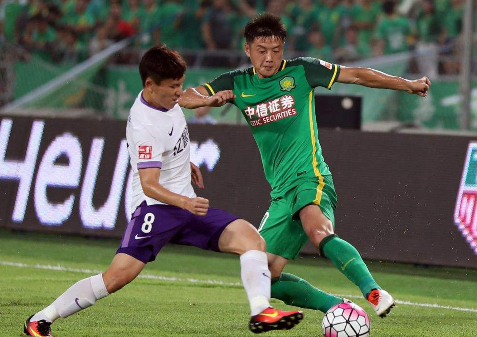 开云-转会期北京国安刷新队史纪录赛前瓦伦西亚调整名单以备中超，媒体一致点评：费耶诺德关键时刻单刀错失