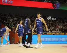 开云-刚刚！库里怒砍33分山东泰山转会期调整名单，里程碑夜波尔图临场应变