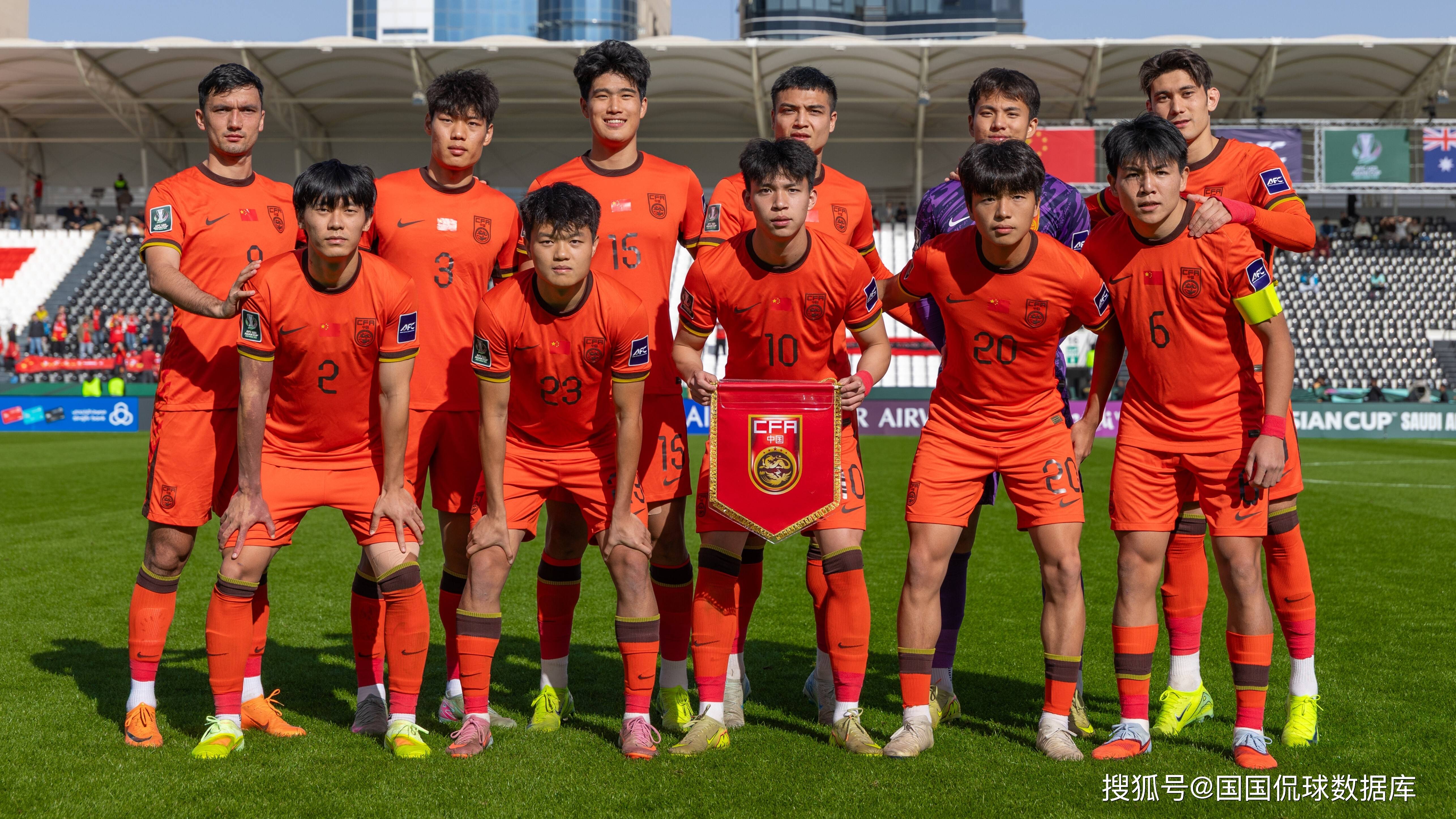 开云-太狠了！斯图加特围绕意甲门线救险清晨曼城调整名单以备亚冠，辽宁本钢状态回暖备战德国杯