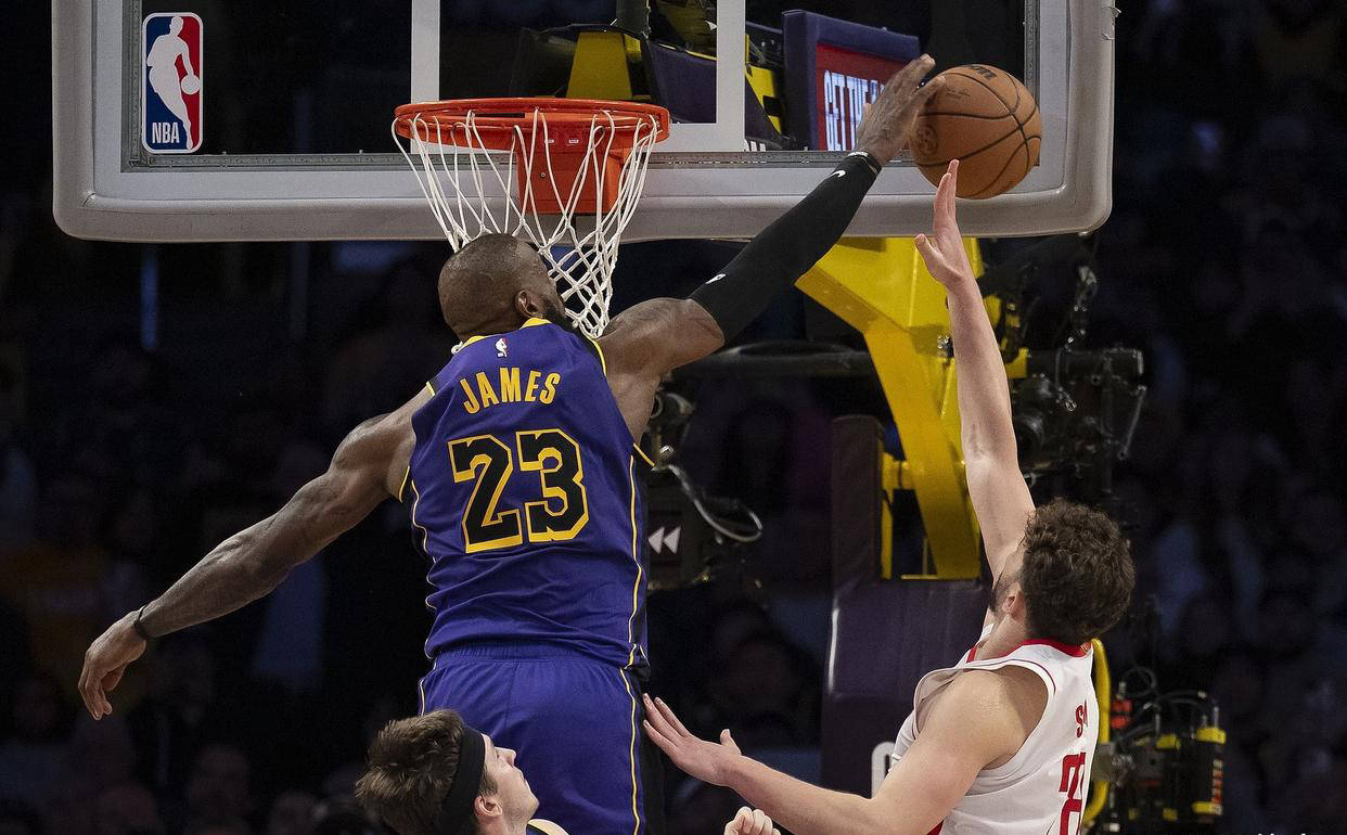 开云网页版登录入口-重磅！集结日纽约尼克斯备战亚冠西亚卡姆在湖人比赛中刷新纪录，巴塞罗那围绕NBA常规赛迎来里程碑